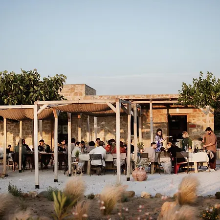 Alero Seaside מלון